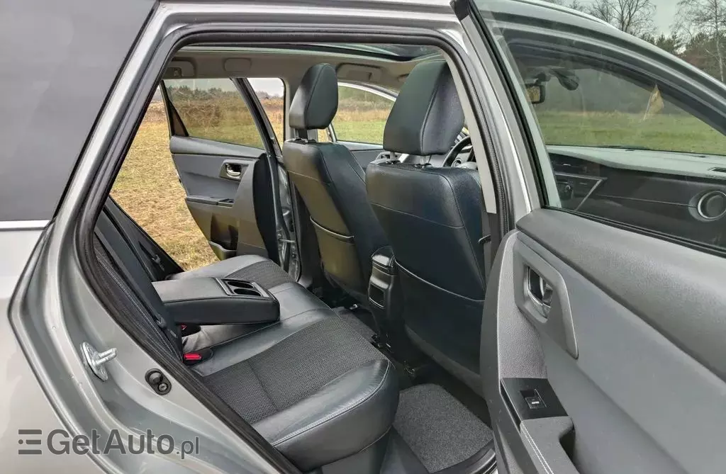 TOYOTA Auris 1.8 VVT-i (136 KM) Hybrid E-CVT