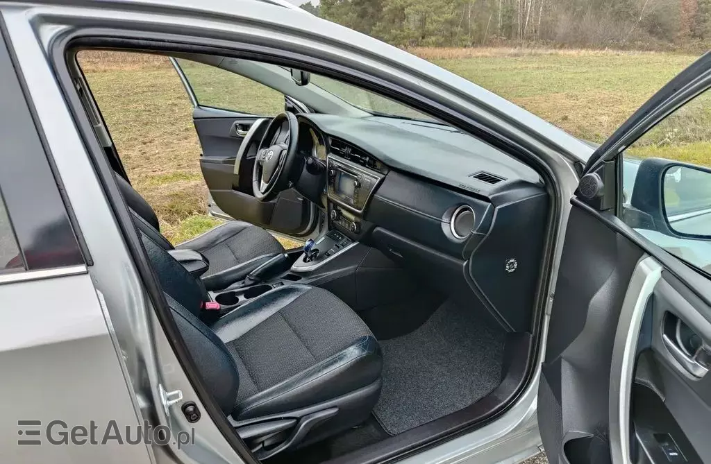 TOYOTA Auris 1.8 VVT-i (136 KM) Hybrid E-CVT