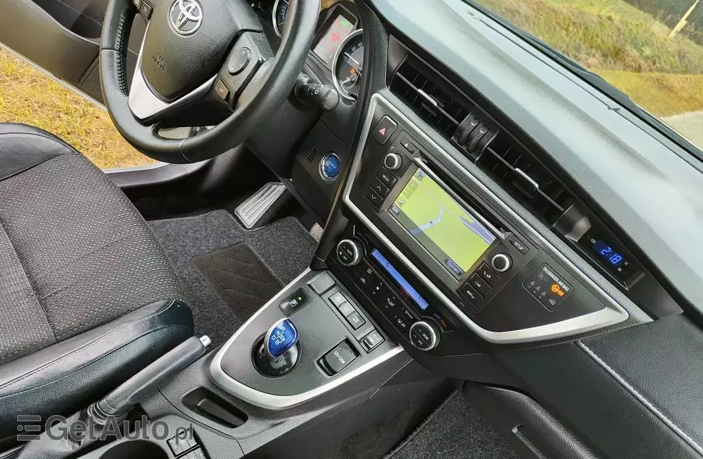 TOYOTA Auris 1.8 VVT-i (136 KM) Hybrid E-CVT