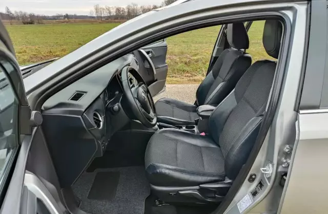 TOYOTA Auris 1.8 VVT-i (136 KM) Hybrid E-CVT