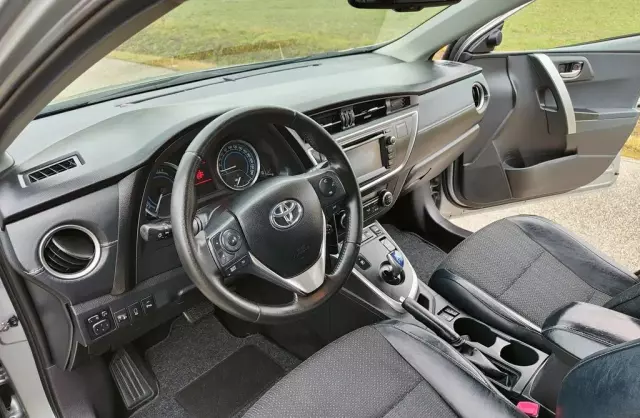 TOYOTA Auris 1.8 VVT-i (136 KM) Hybrid E-CVT