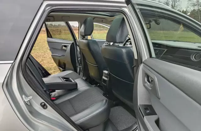 TOYOTA Auris 1.8 VVT-i (136 KM) Hybrid E-CVT