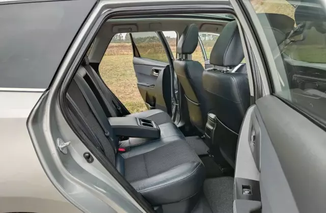 TOYOTA Auris 1.8 VVT-i (136 KM) Hybrid E-CVT