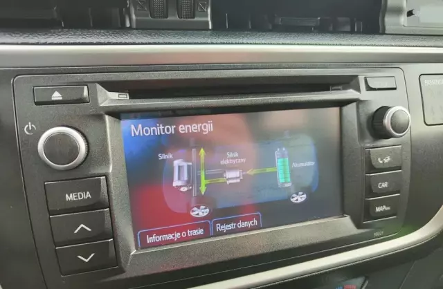 TOYOTA Auris 1.8 VVT-i (136 KM) Hybrid E-CVT