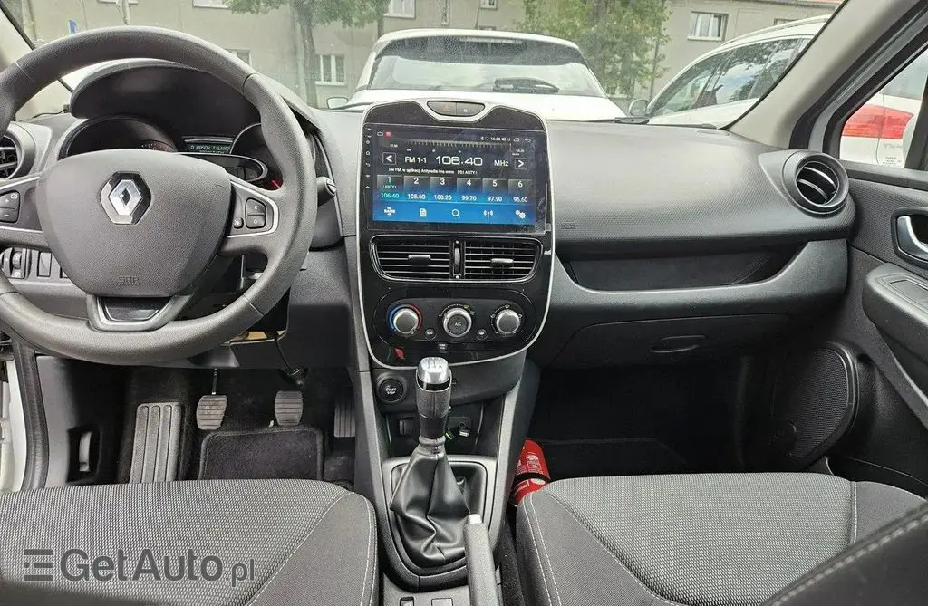 RENAULT Clio 
