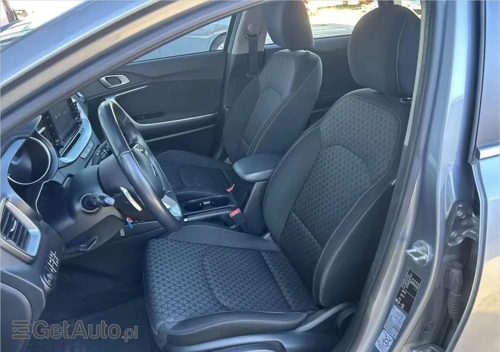 KIA Ceed 1.5 T-GDI M DCT