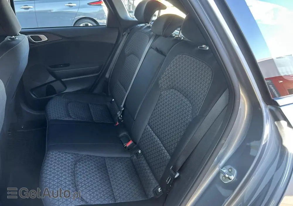 KIA Ceed 1.5 T-GDI M DCT