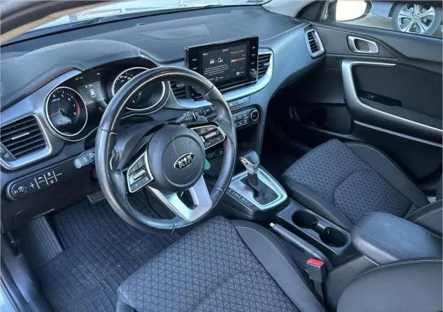 KIA Ceed 1.5 T-GDI M DCT