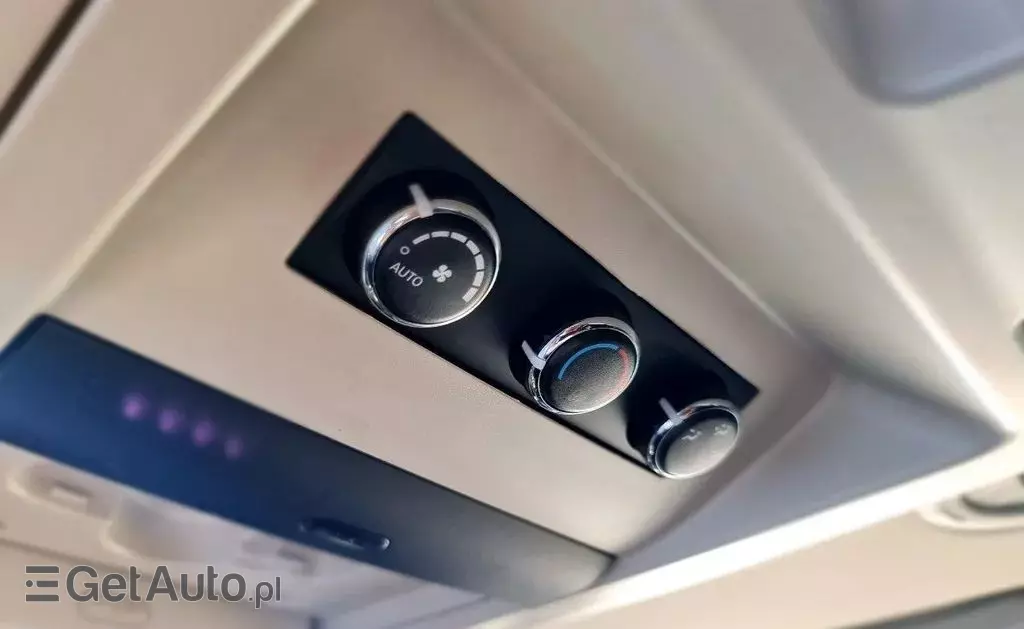 CHRYSLER Town & Country 