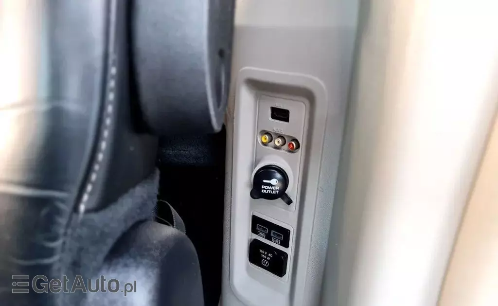 CHRYSLER Town & Country 