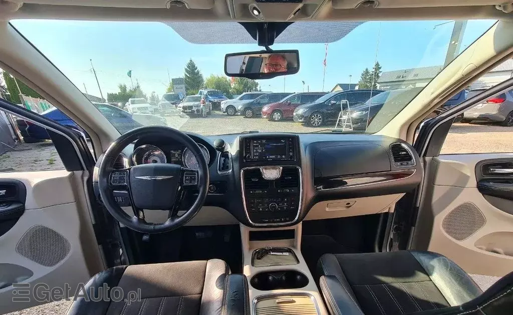 CHRYSLER Town & Country 