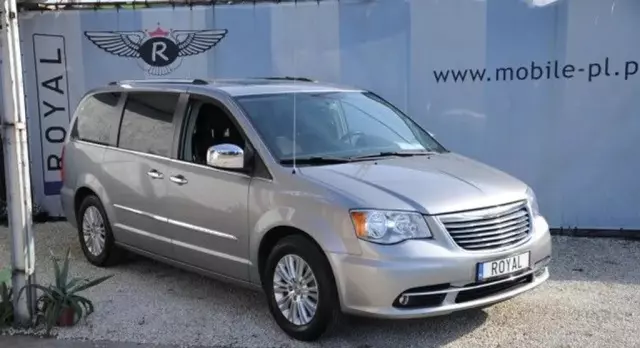 CHRYSLER Town & Country 