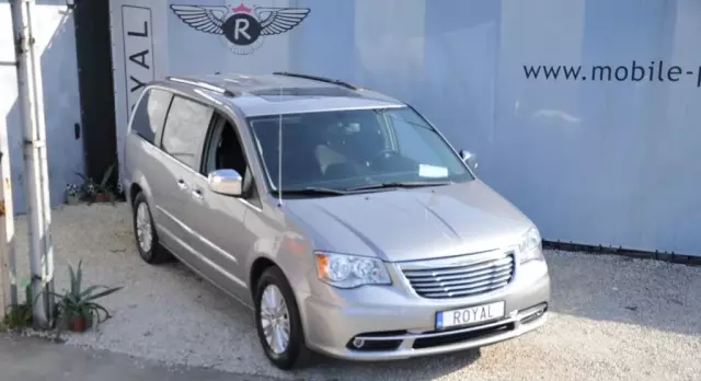 CHRYSLER Town & Country 