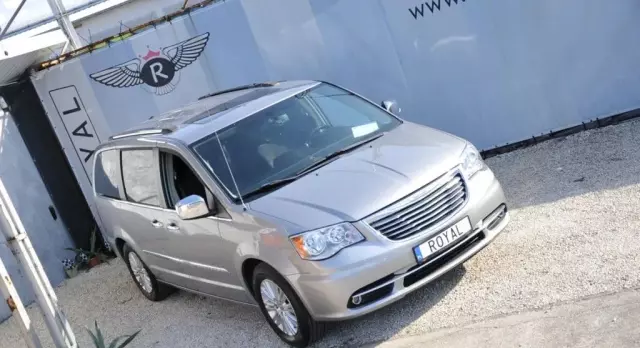 CHRYSLER Town & Country 