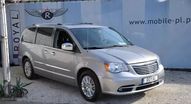 CHRYSLER Town & Country 
