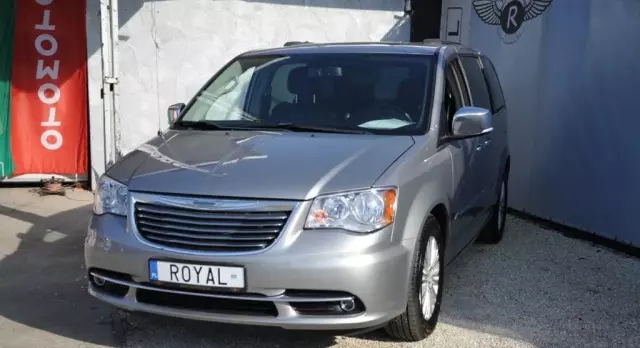 CHRYSLER Town & Country 