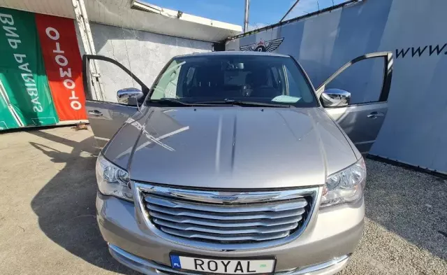 CHRYSLER Town & Country 