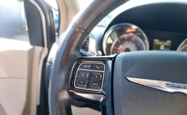 CHRYSLER Town & Country 