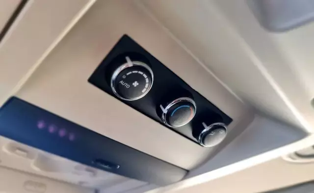 CHRYSLER Town & Country 