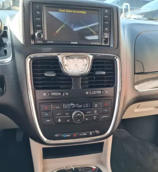 CHRYSLER Town & Country 