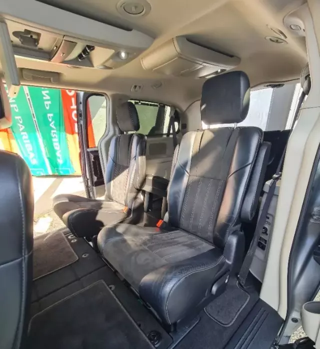 CHRYSLER Town & Country 