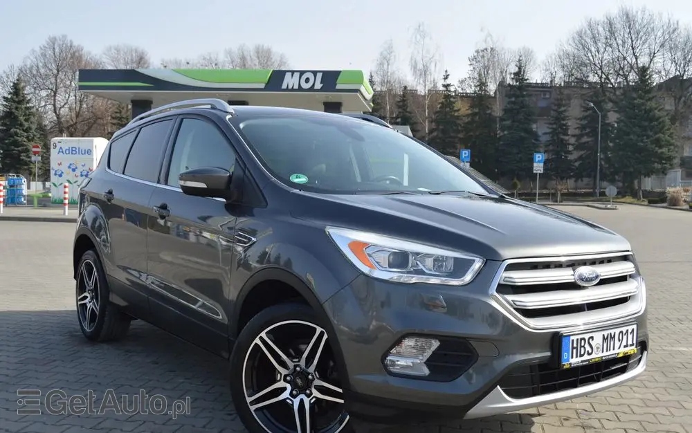 FORD Kuga 1.5 EcoBoost 2x4 Titanium