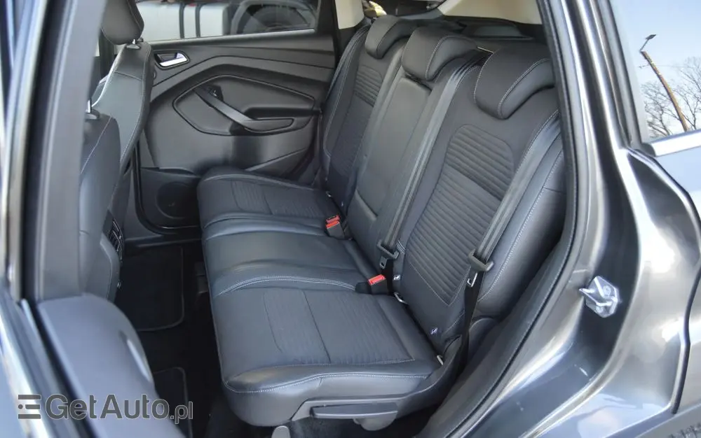 FORD Kuga 1.5 EcoBoost 2x4 Titanium