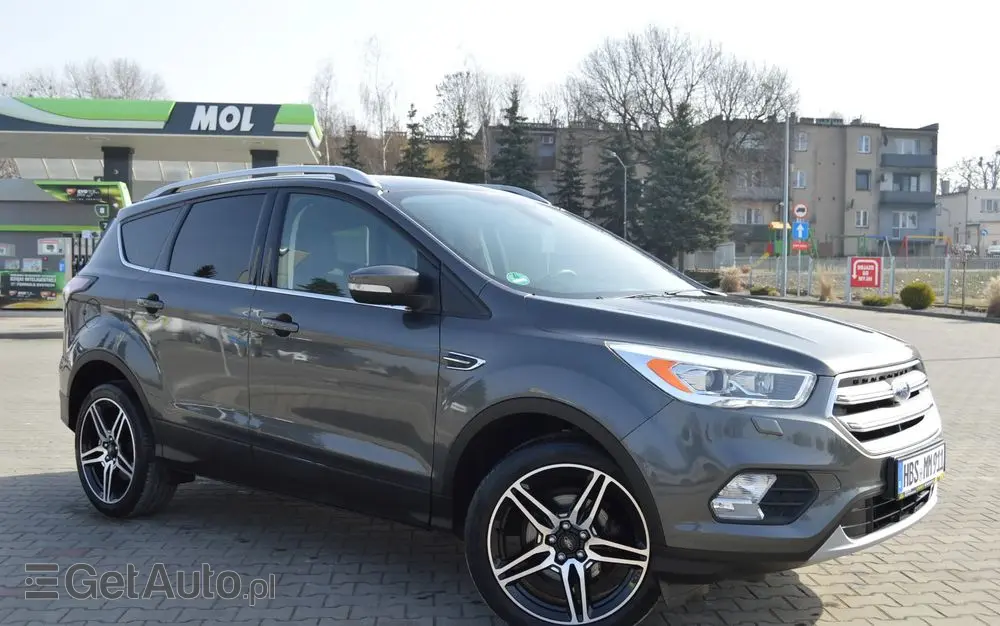 FORD Kuga 1.5 EcoBoost 2x4 Titanium