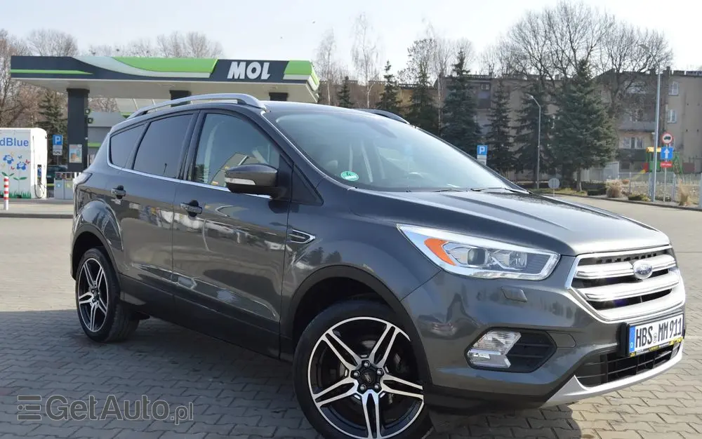 FORD Kuga 1.5 EcoBoost 2x4 Titanium