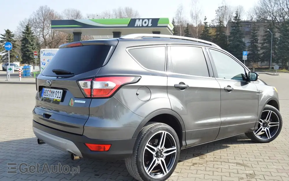 FORD Kuga 1.5 EcoBoost 2x4 Titanium