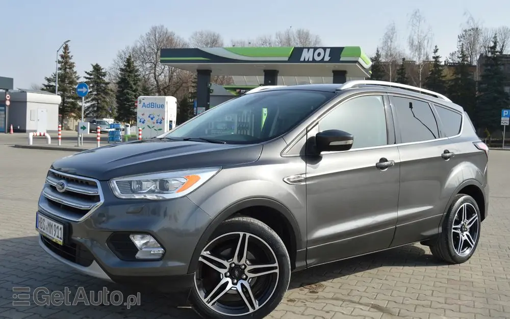 FORD Kuga 1.5 EcoBoost 2x4 Titanium