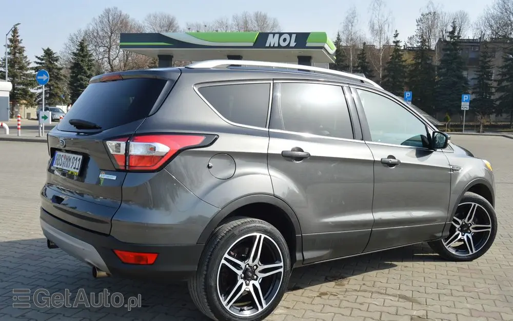 FORD Kuga 1.5 EcoBoost 2x4 Titanium