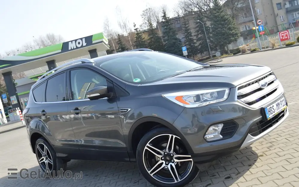 FORD Kuga 1.5 EcoBoost 2x4 Titanium