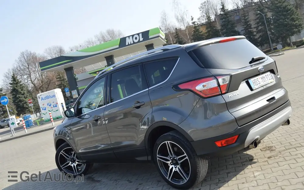 FORD Kuga 1.5 EcoBoost 2x4 Titanium