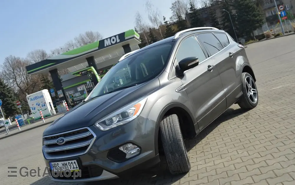 FORD Kuga 1.5 EcoBoost 2x4 Titanium
