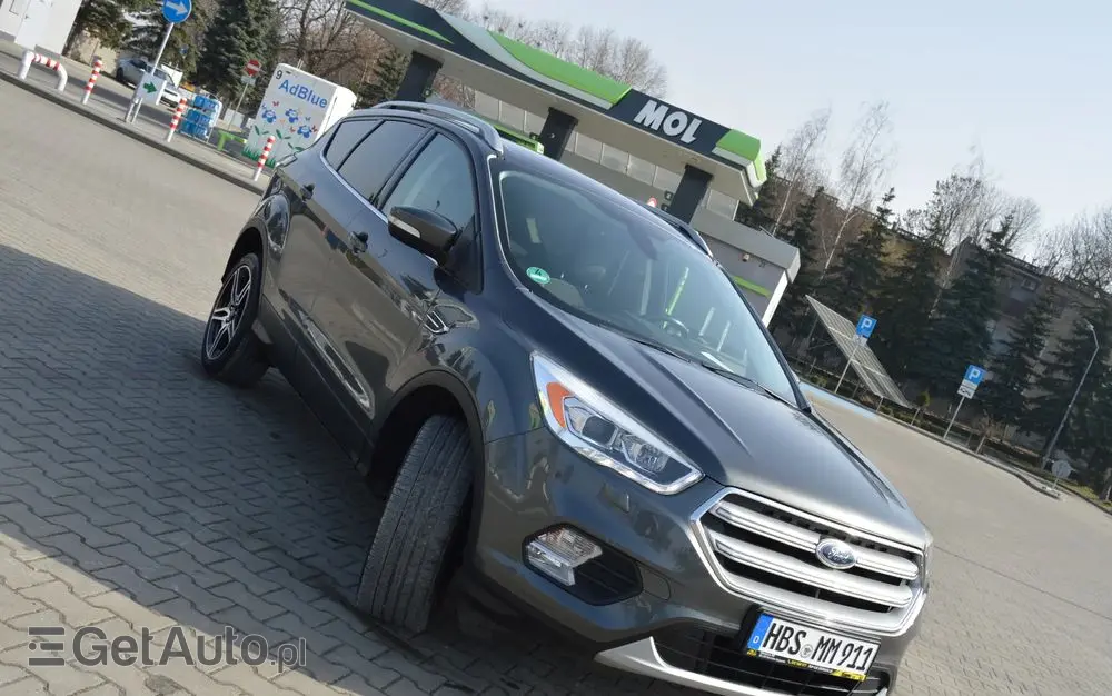 FORD Kuga 1.5 EcoBoost 2x4 Titanium