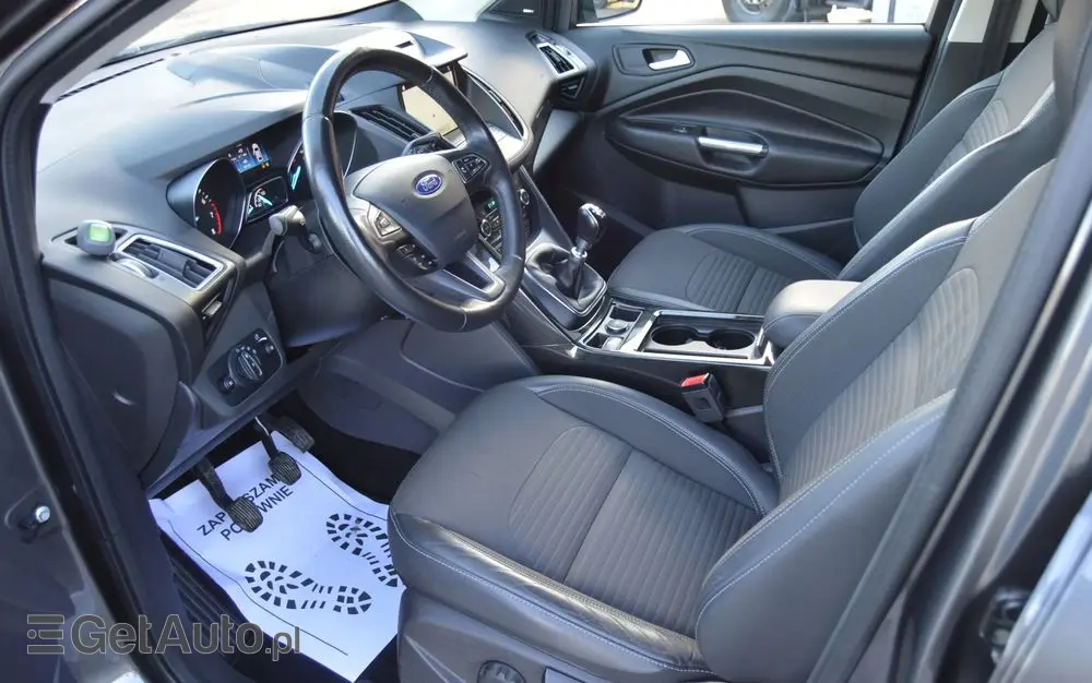 FORD Kuga 1.5 EcoBoost 2x4 Titanium