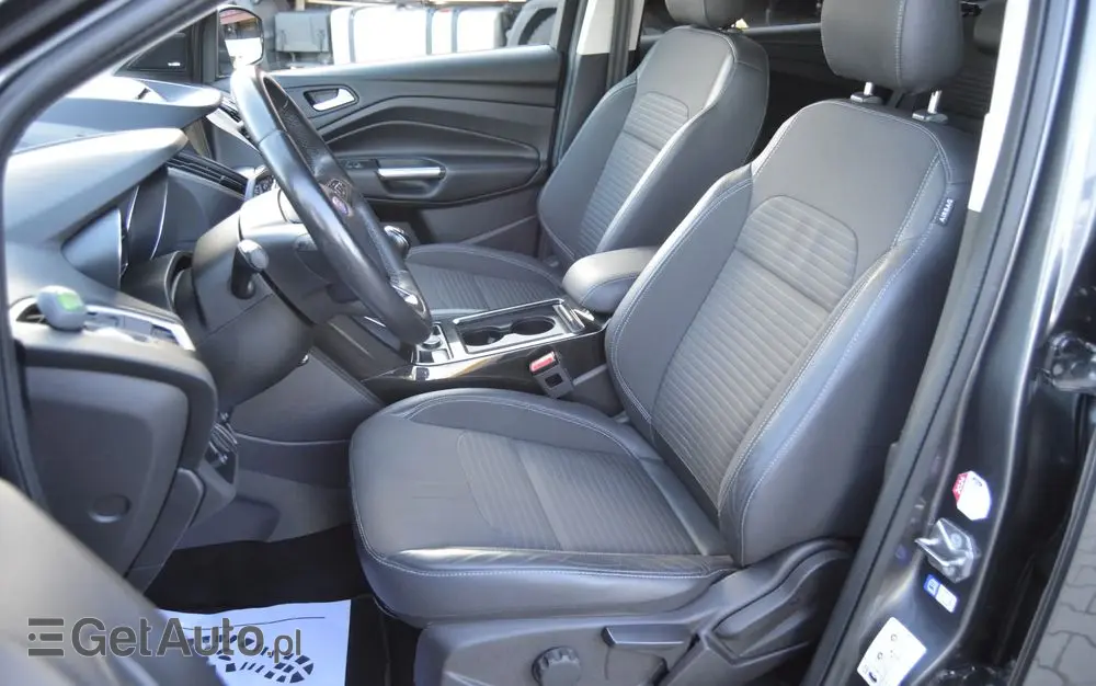 FORD Kuga 1.5 EcoBoost 2x4 Titanium