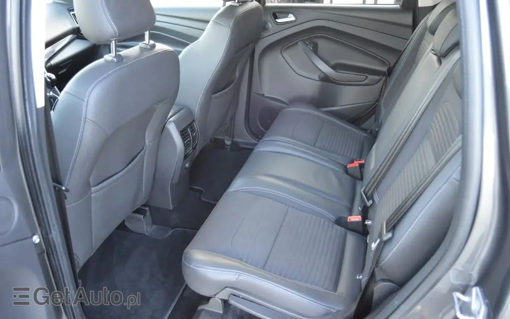 FORD Kuga 1.5 EcoBoost 2x4 Titanium