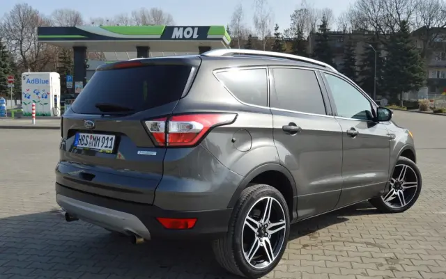 FORD Kuga 1.5 EcoBoost 2x4 Titanium