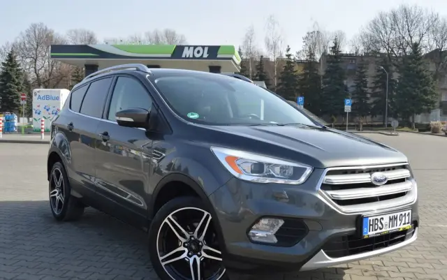 FORD Kuga 1.5 EcoBoost 2x4 Titanium