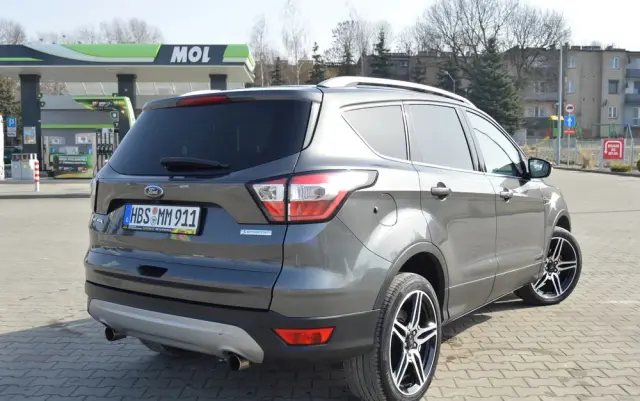 FORD Kuga 1.5 EcoBoost 2x4 Titanium