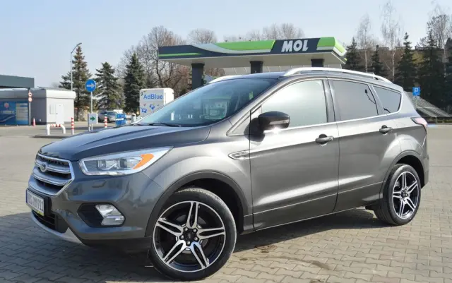 FORD Kuga 1.5 EcoBoost 2x4 Titanium