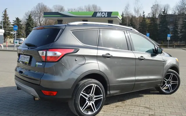 FORD Kuga 1.5 EcoBoost 2x4 Titanium