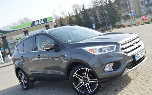 FORD Kuga 1.5 EcoBoost 2x4 Titanium