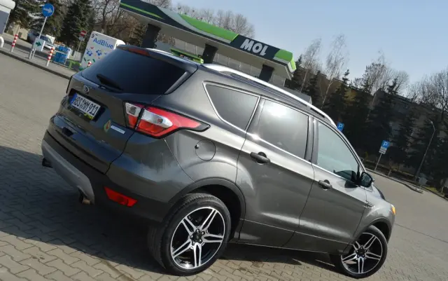 FORD Kuga 1.5 EcoBoost 2x4 Titanium