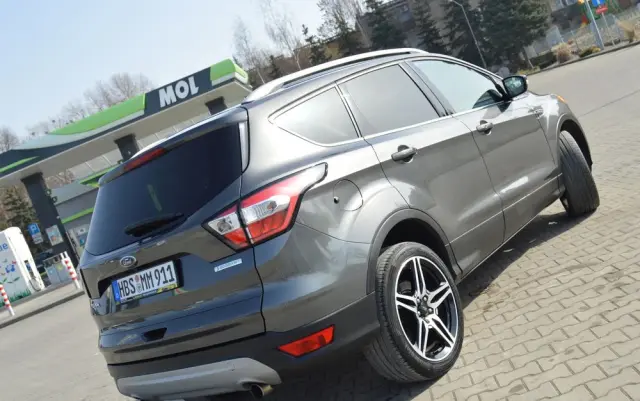 FORD Kuga 1.5 EcoBoost 2x4 Titanium