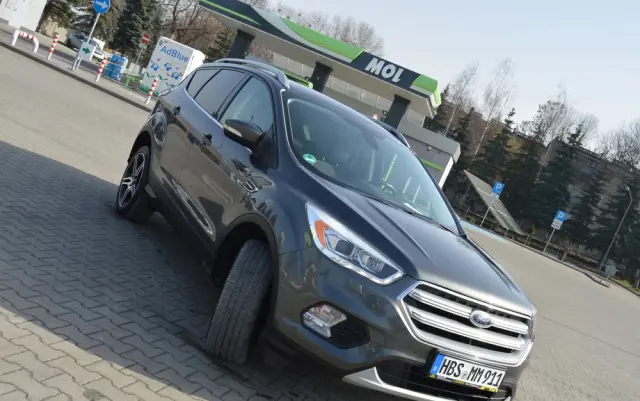 FORD Kuga 1.5 EcoBoost 2x4 Titanium