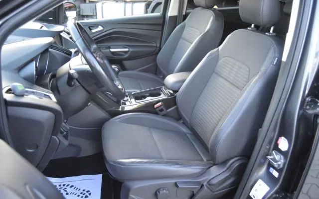 FORD Kuga 1.5 EcoBoost 2x4 Titanium