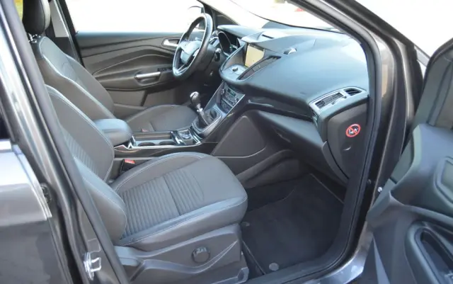 FORD Kuga 1.5 EcoBoost 2x4 Titanium